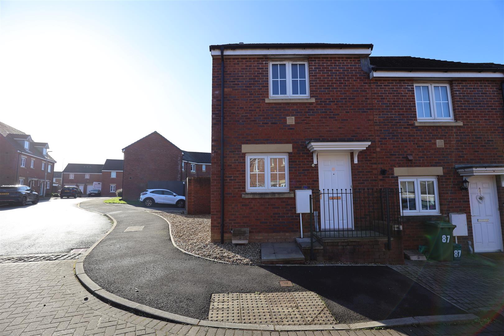88 Lonydd Glas, Llanharan, Pontyclun, CF72 9FW